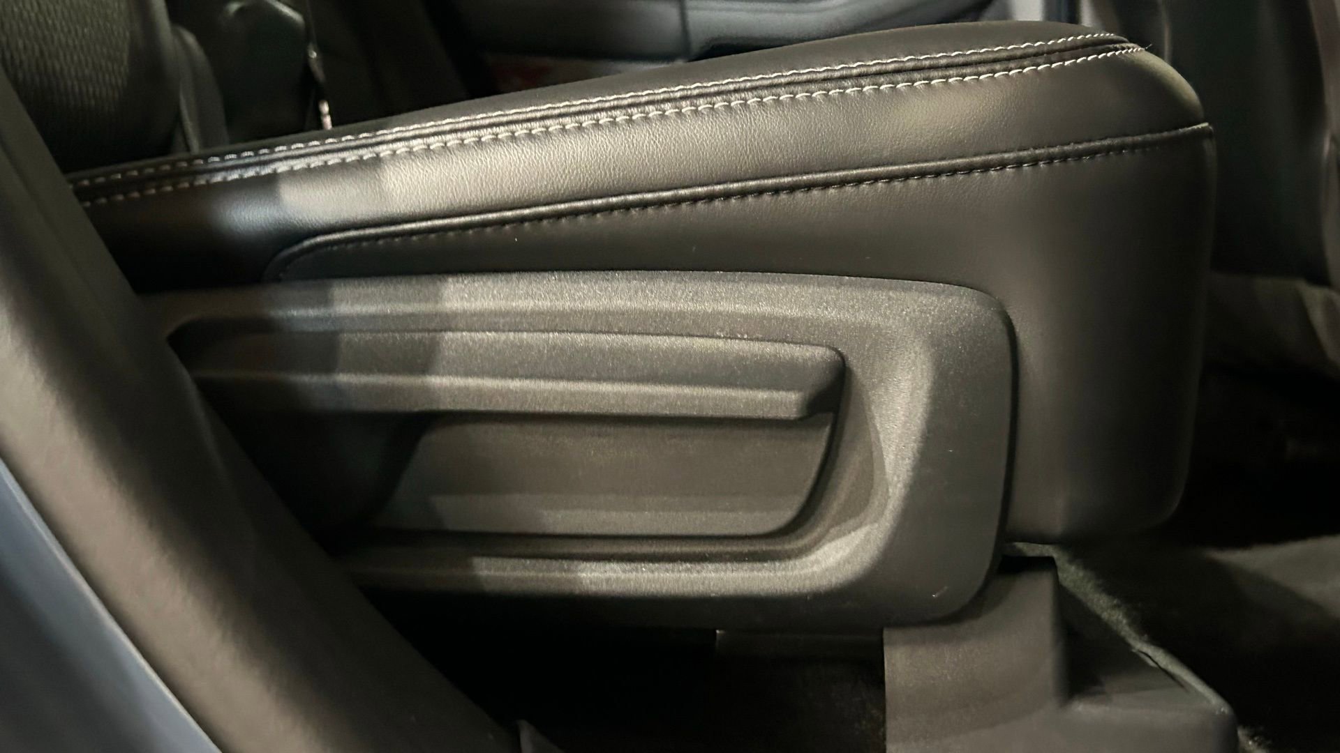 Used 2024 Ford Escape SE FWD image 57