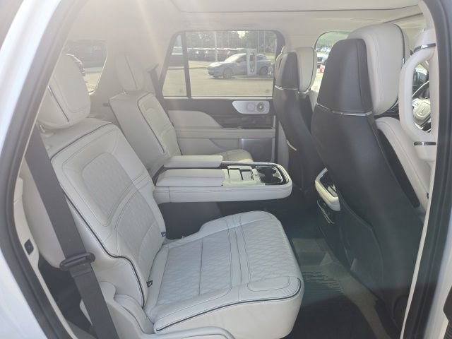 Certified 2022 Lincoln Navigator Black Label AWD/4WD image 12