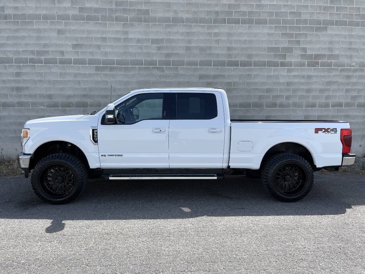 Used 2022 Ford F350 Lariat w/ Lariat Ultimate Package AWD/4WD image 8