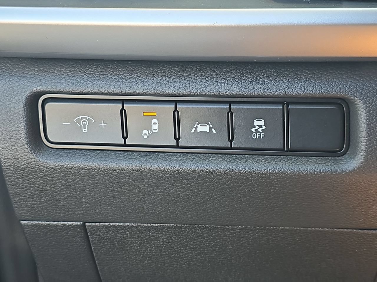 Used 2020 Kia Telluride LX FWD image 19