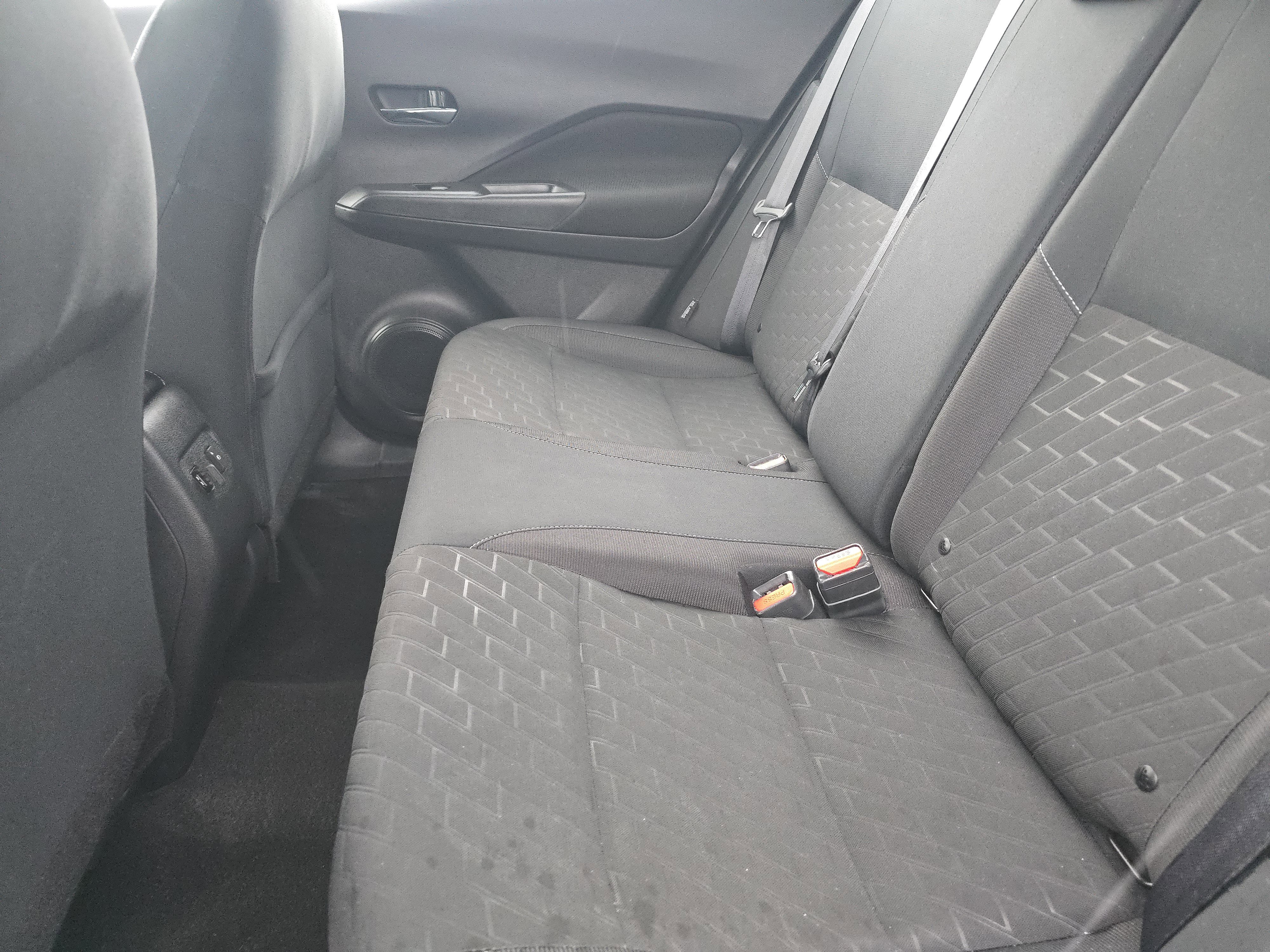 Used 2024 Nissan Kicks SV image 9