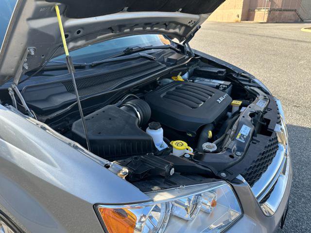 Used 2018 Dodge Grand Caravan SE w/ UConnect Hands-Free Group image 40