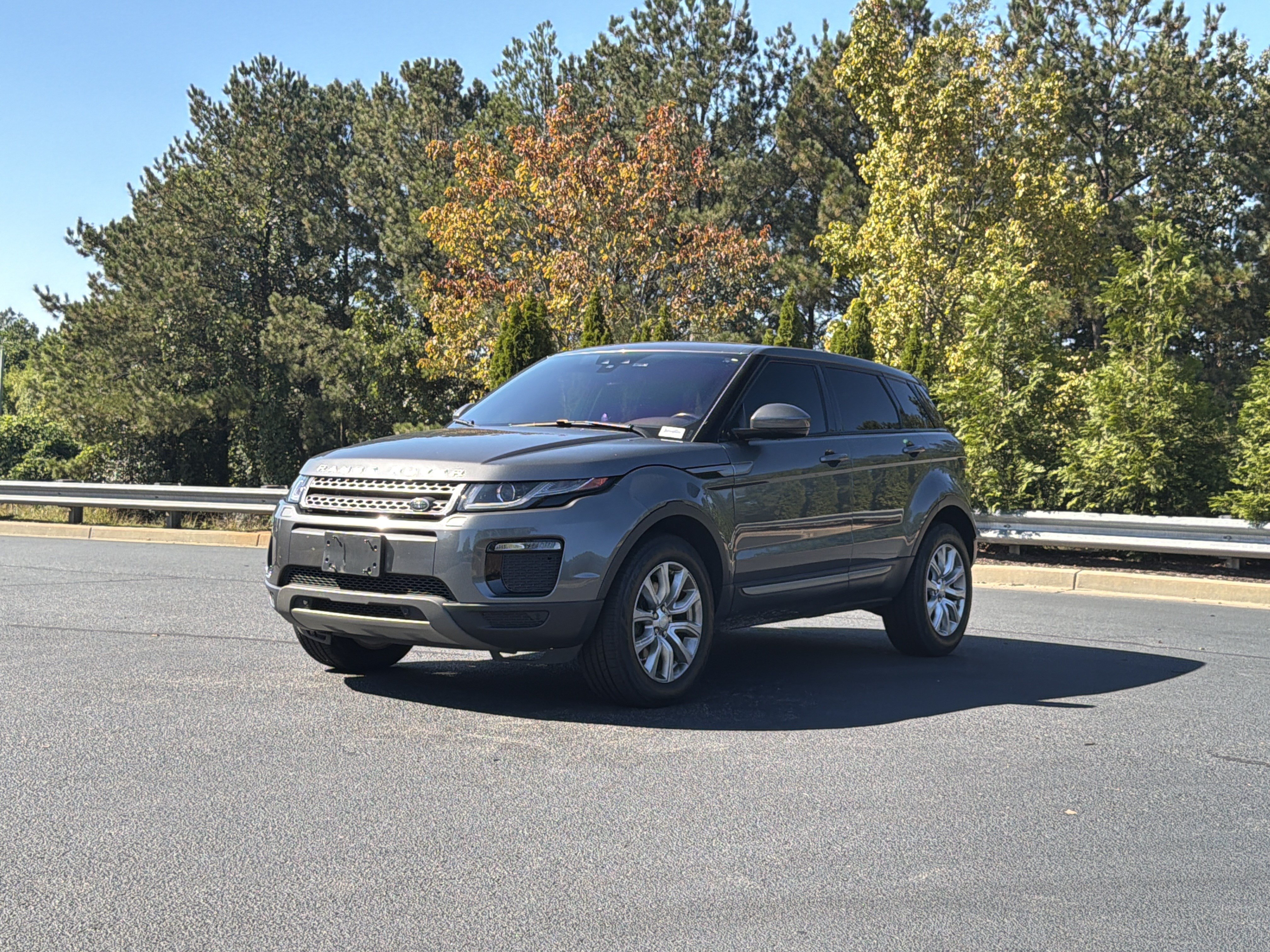 Used 2019 Land Rover Range Rover Evoque SE AWD/4WD image 10