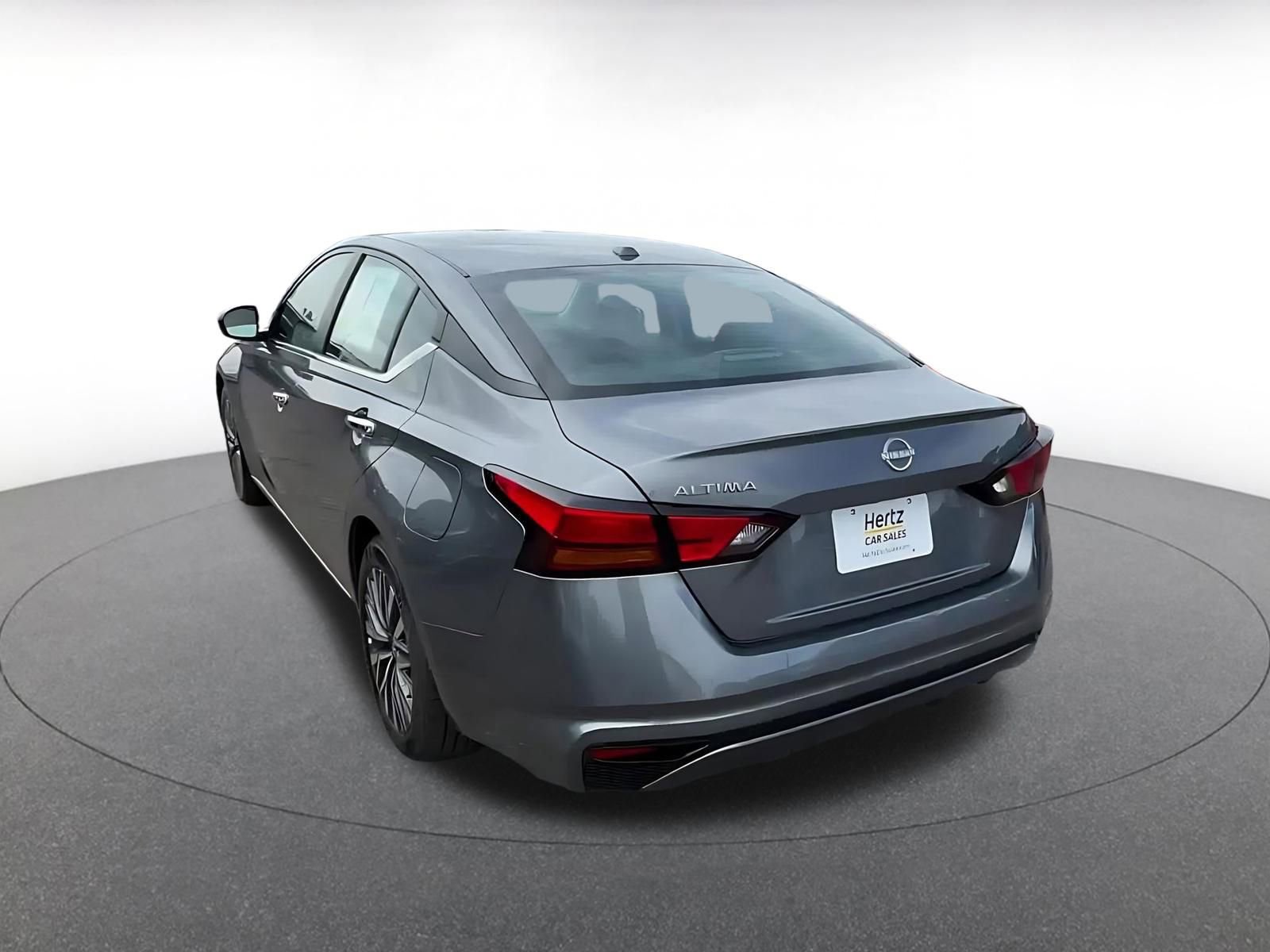 Used 2025 Nissan Altima 2.5 SV image 11