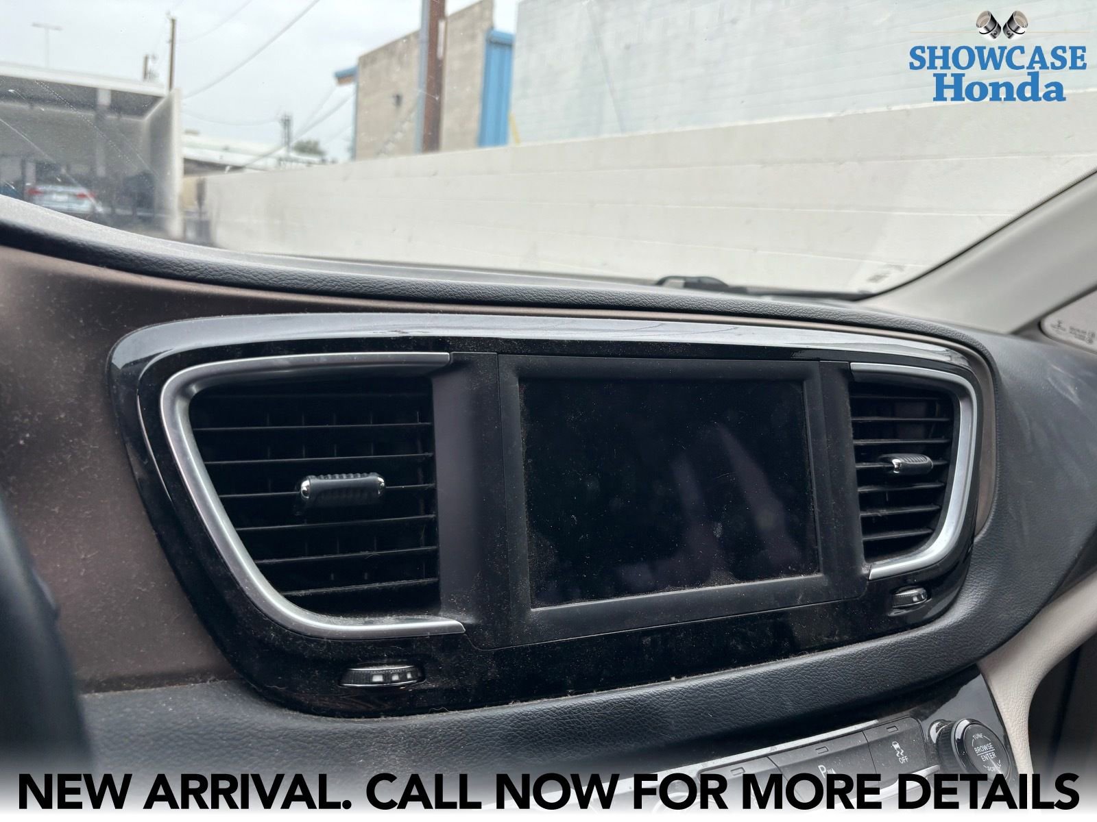 Used 2018 Chrysler Pacifica Touring-L image 9