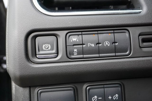 Used 2024 GMC Yukon SLT image 17