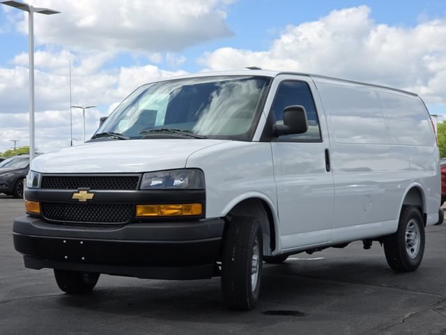 New 2026 Chevrolet Express 2500 w/ Driver Convenience Package RWD image 11
