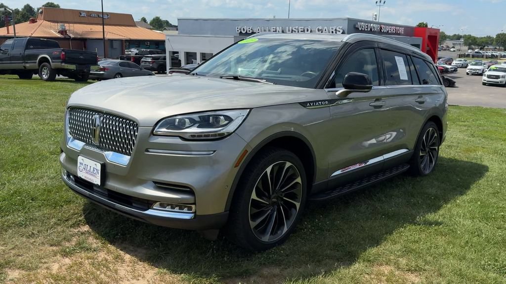 Used 2023 Lincoln Aviator Reserve w/ Equipment Group 201A AWD/4WD image 2