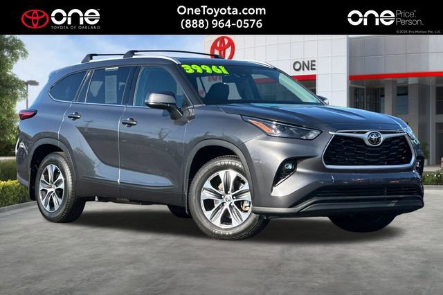 Used 2022 Toyota Highlander XLE