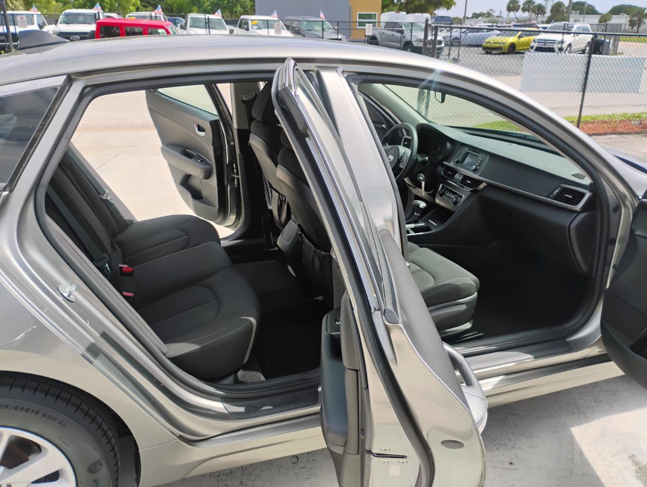 Used 2017 Kia Optima LX FWD image 76
