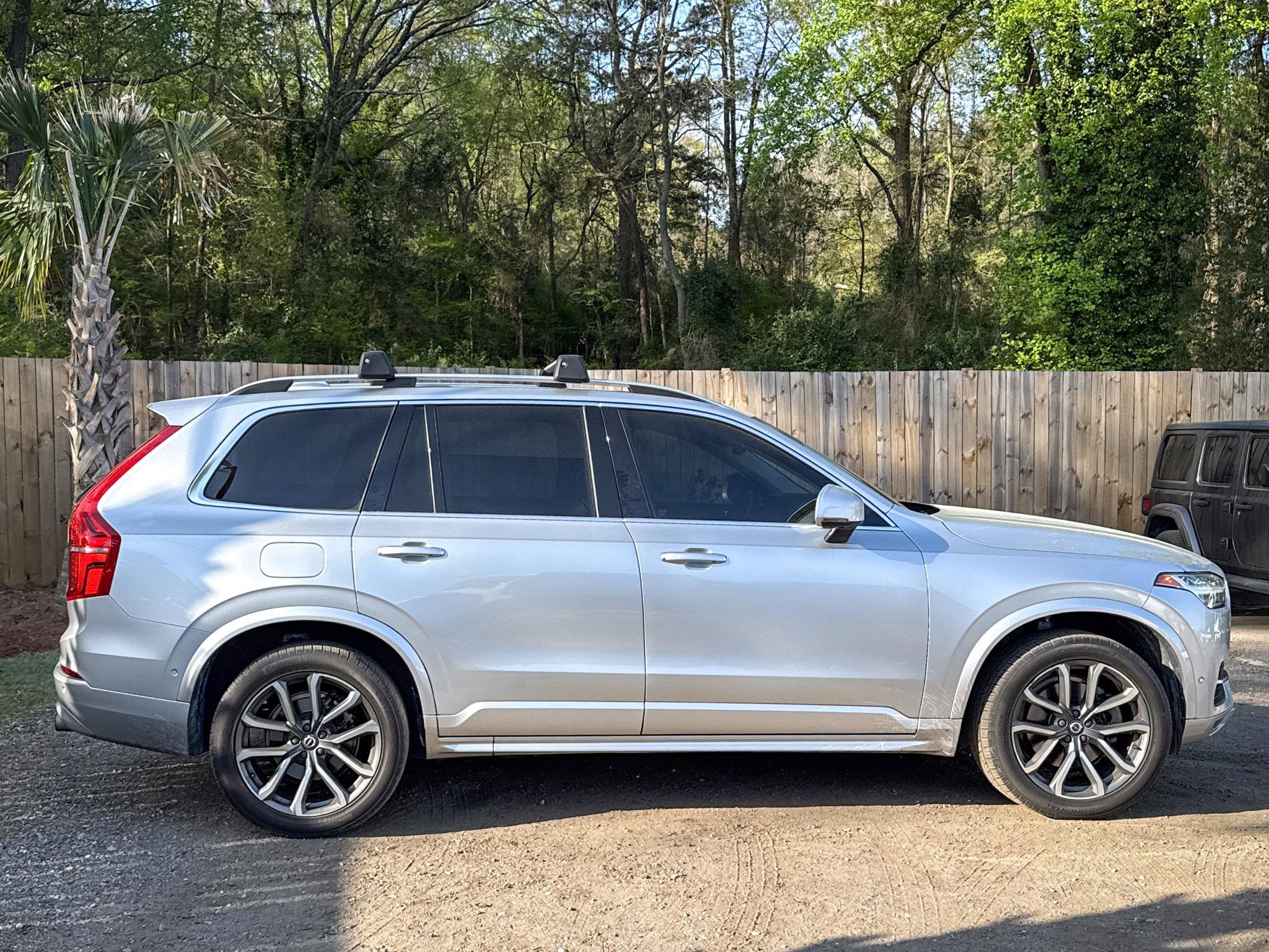 Used 2019 Volvo XC90 T5 Momentum w/ Advanced Package image 14