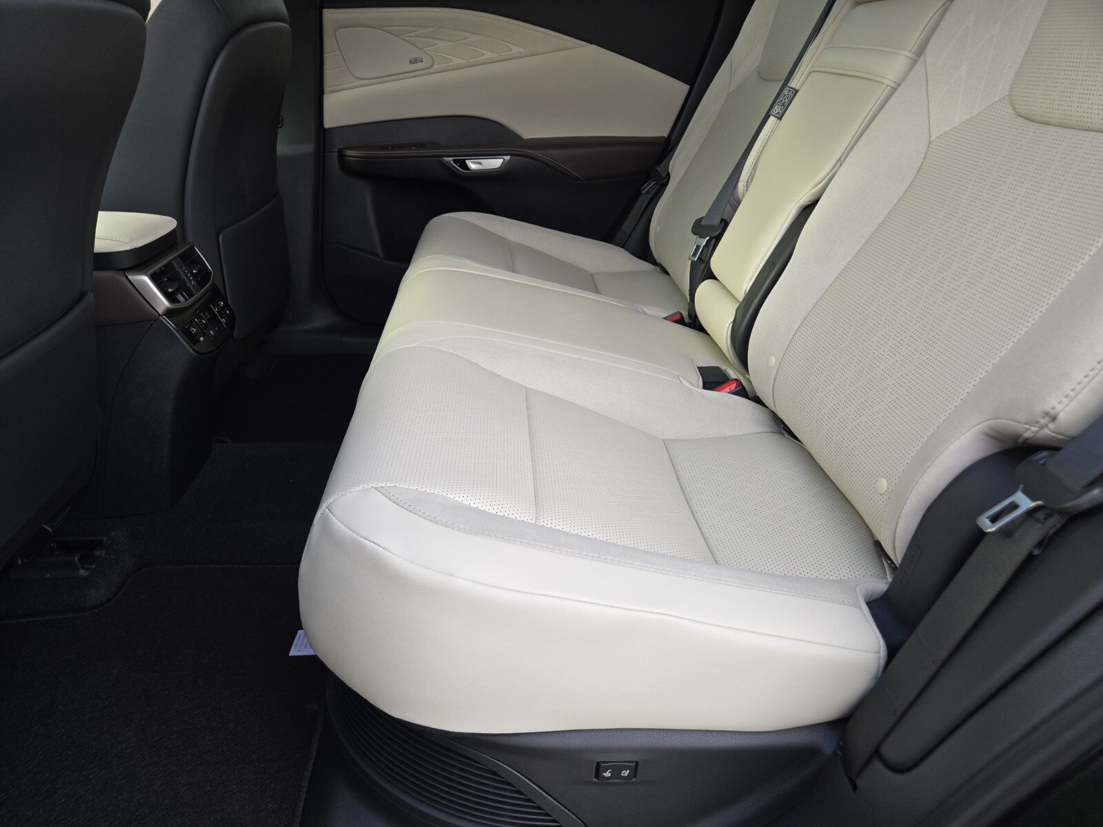 New 2026 Lexus RX 350h AWD/4WD image 7