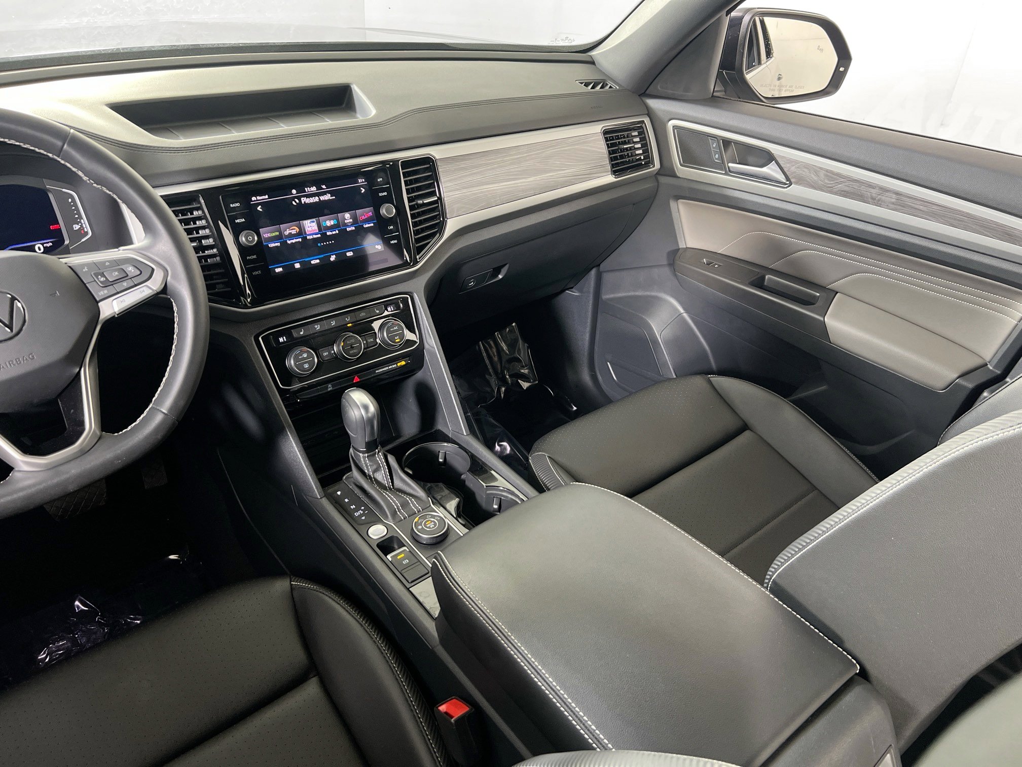 Used 2023 Volkswagen Atlas Cross Sport SE image 22