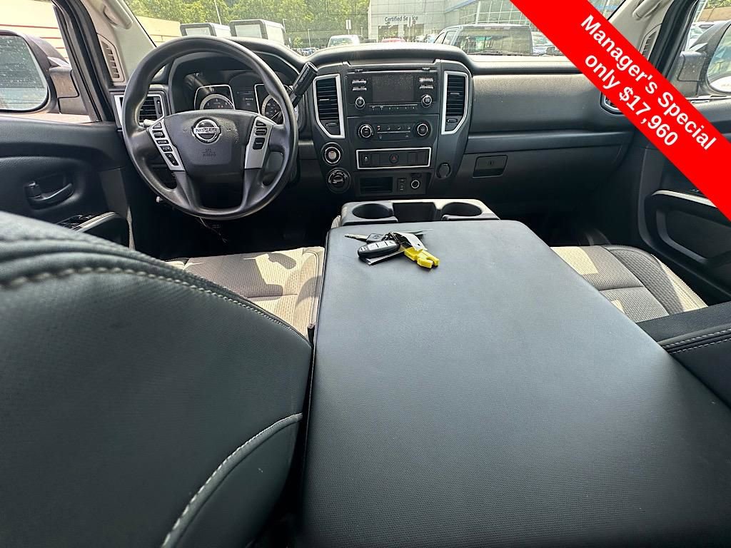 Used 2017 Nissan Titan S image 15