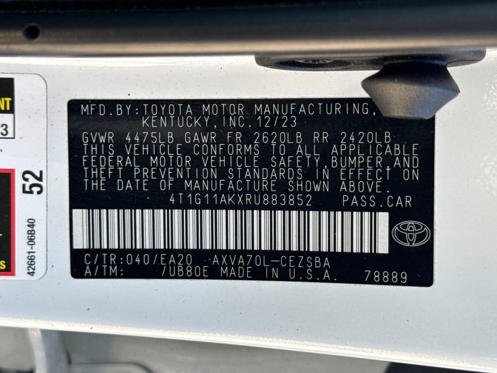Used 2024 Toyota Camry SE image 30