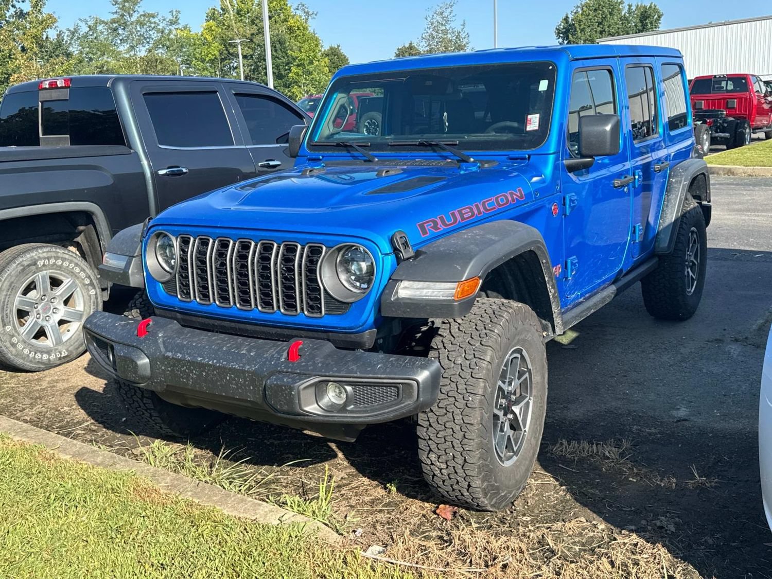 Used 2025 Jeep Wrangler Unlimited Rubicon w/ Convenience Group AWD/4WD image 7
