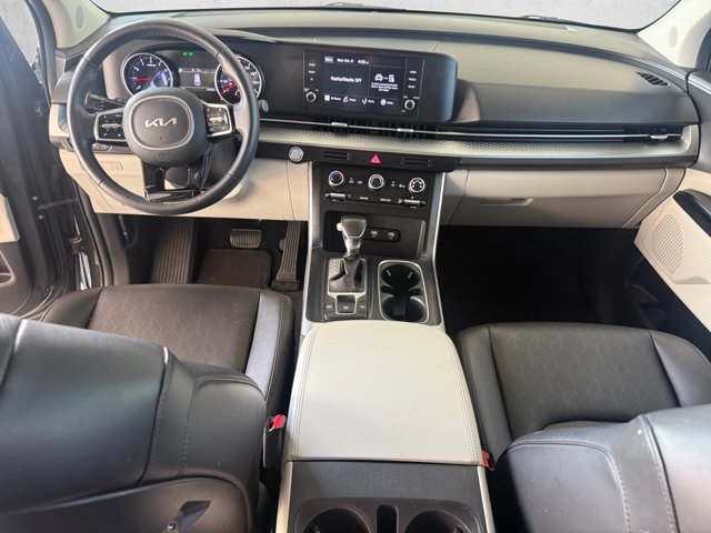 Used 2024 Kia Carnival LX FWD image 16