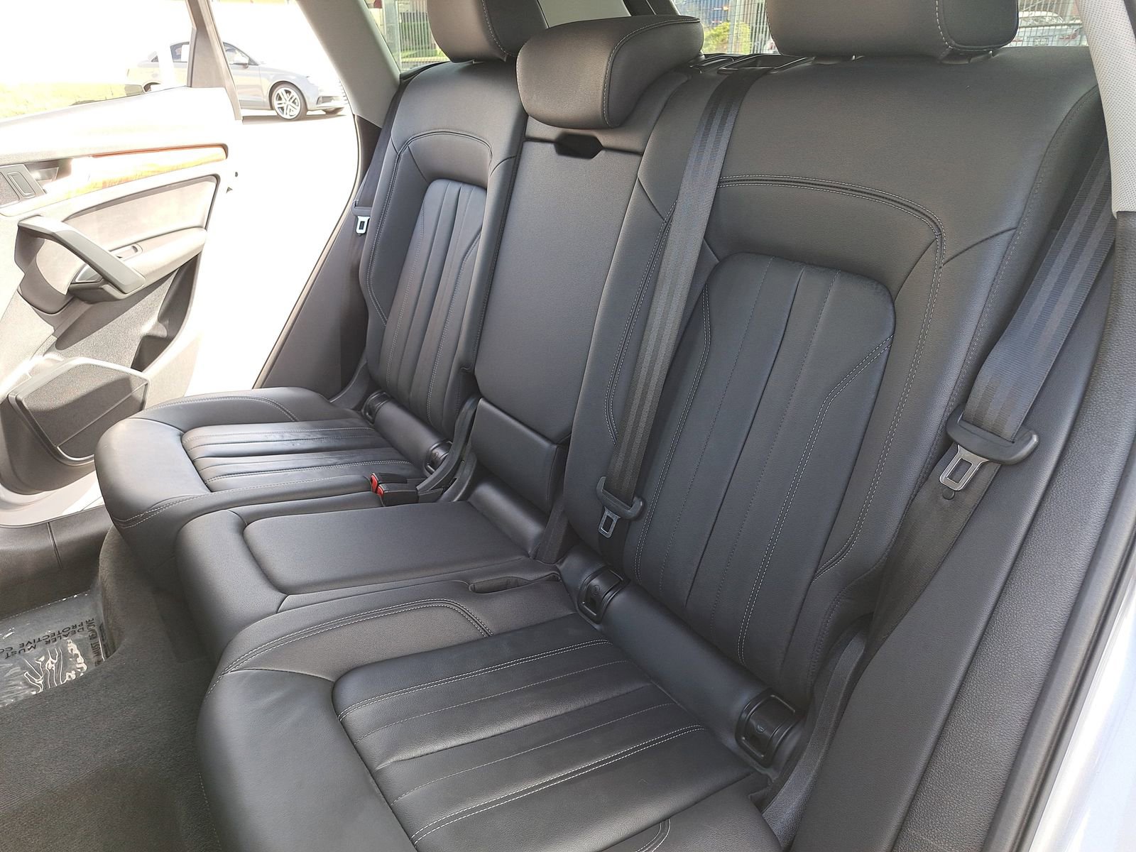 Used 2023 Audi Q5 2.0T Premium w/ Convenience Package image 14