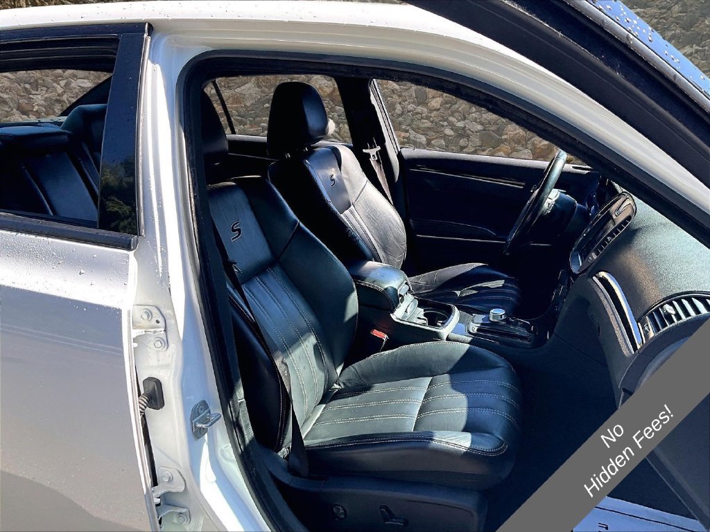 Used 2019 Chrysler 300 S RWD image 7