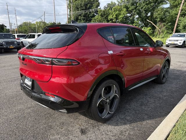 New 2026 Alfa Romeo Tonale w/ Active Assist Package AWD/4WD image 8