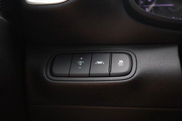 Used 2021 Hyundai Venue SE FWD image 16
