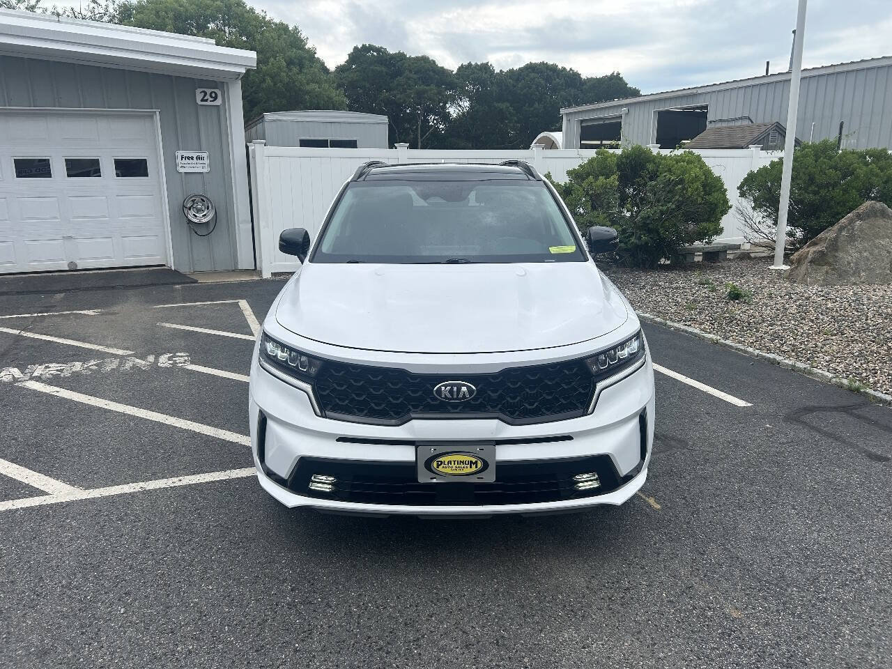 Used 2021 Kia Sorento EX w/ Panoramic Sunroof Package FWD image 4