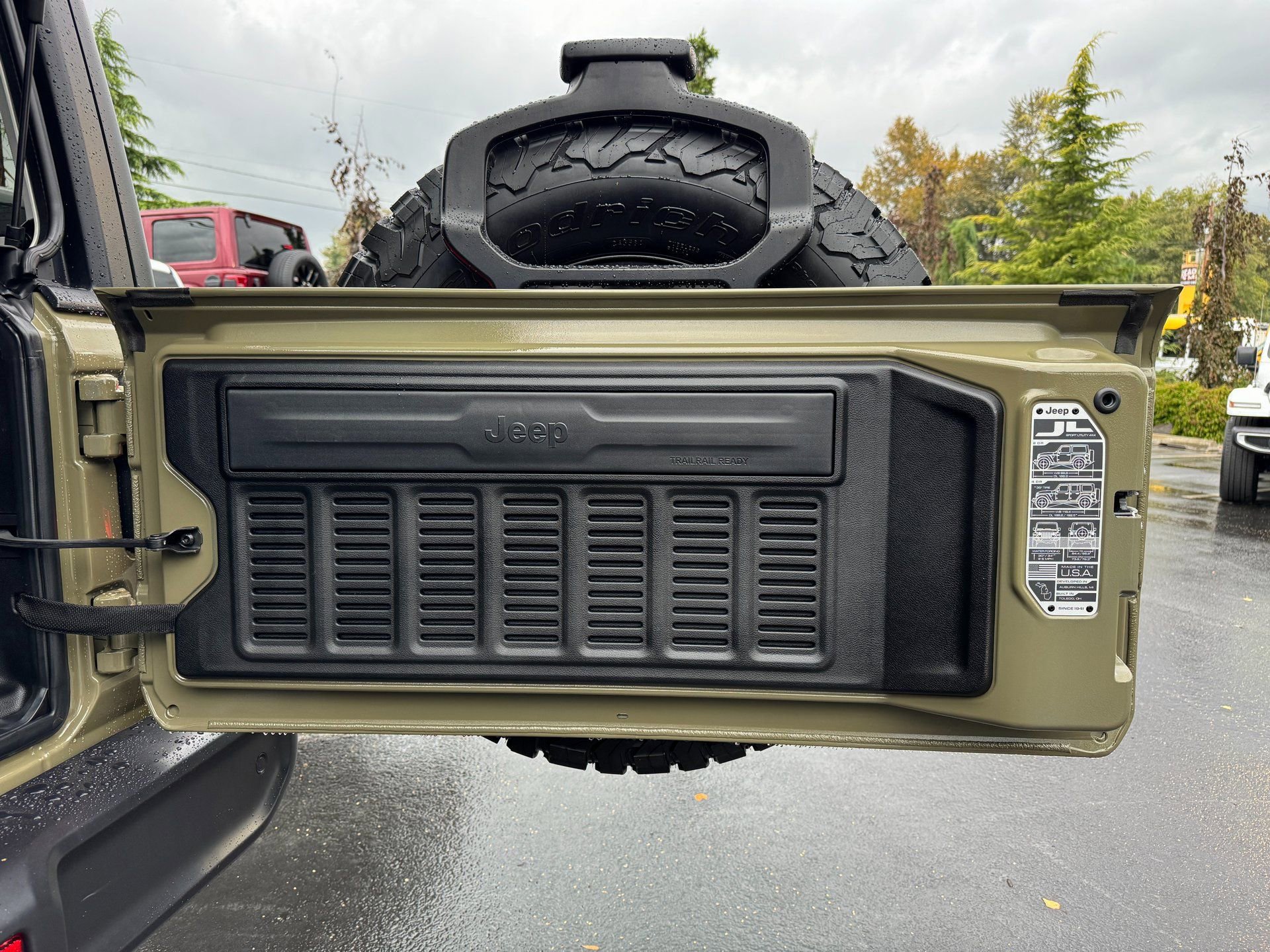 Used 2025 Jeep Wrangler Unlimited Rubicon w/ Safety Group image 17