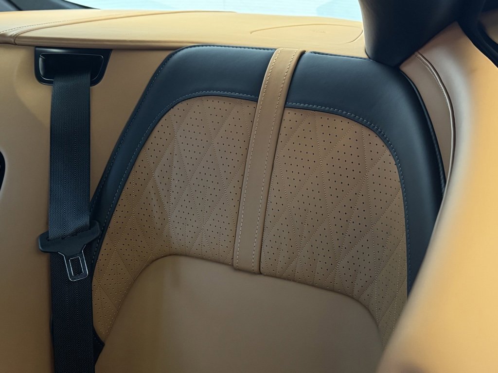 Used 2025 Aston Martin DB12 Coupe image 31