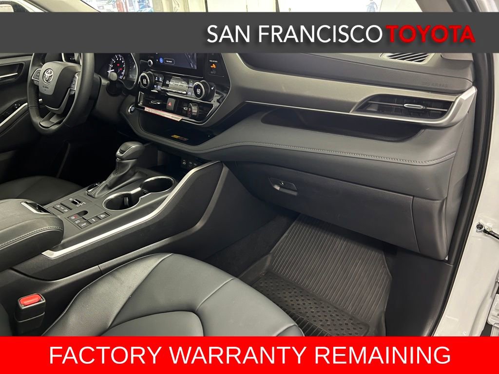 Certified 2025 Toyota Highlander XLE image 24