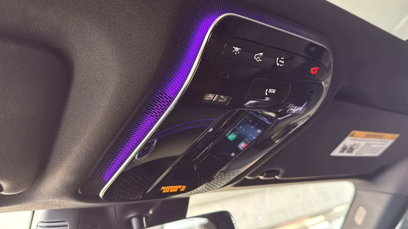 Used 2025 Mercedes-Benz GLC 300 4MATIC image 23