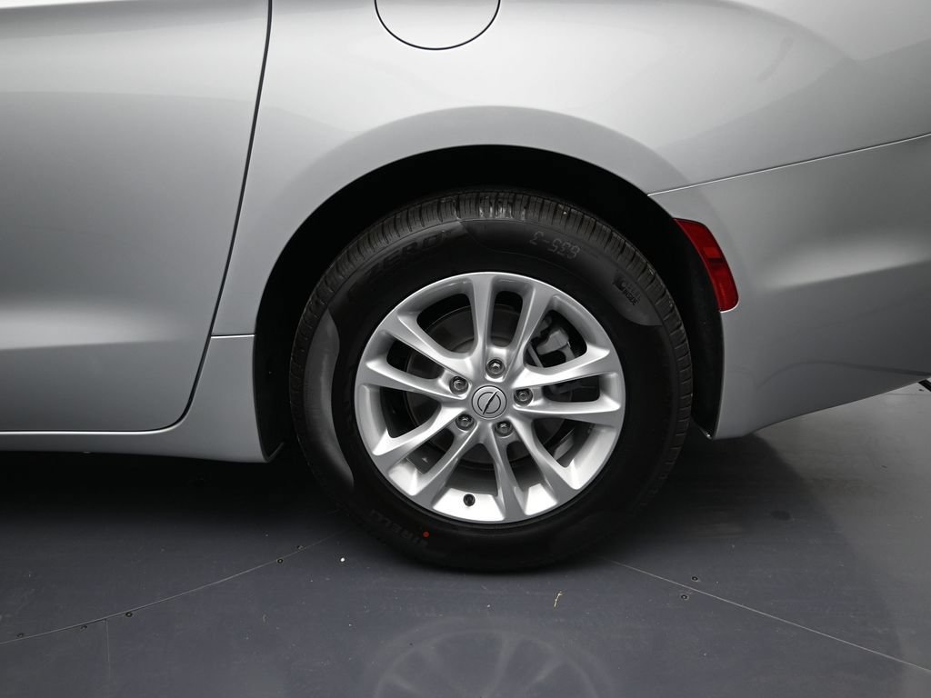 New 2026 Chrysler Pacifica Select FWD image 9