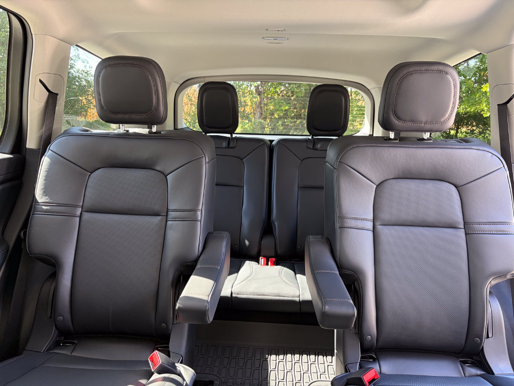 New 2027 Lincoln Aviator AWD image 50