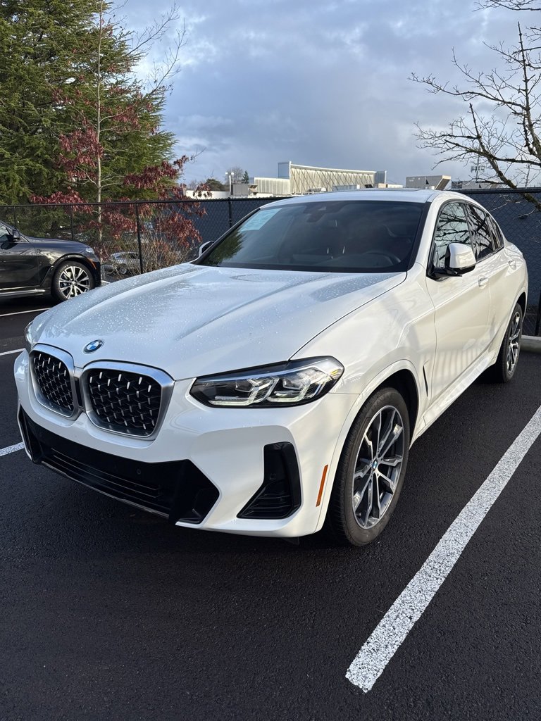 Used 2022 BMW X4 xDrive30i w/ M Sport Package 2