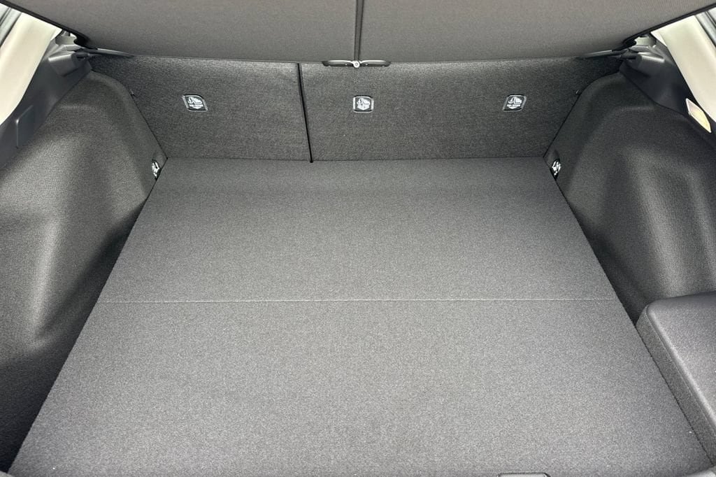 New 2027 Toyota Prius XLE FWD image 12