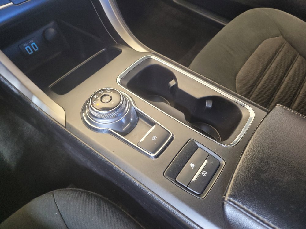Used 2020 Ford Fusion SE FWD image 26