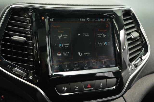 Used 2019 Jeep Cherokee Limited w/ Luxury Group AWD/4WD image 38