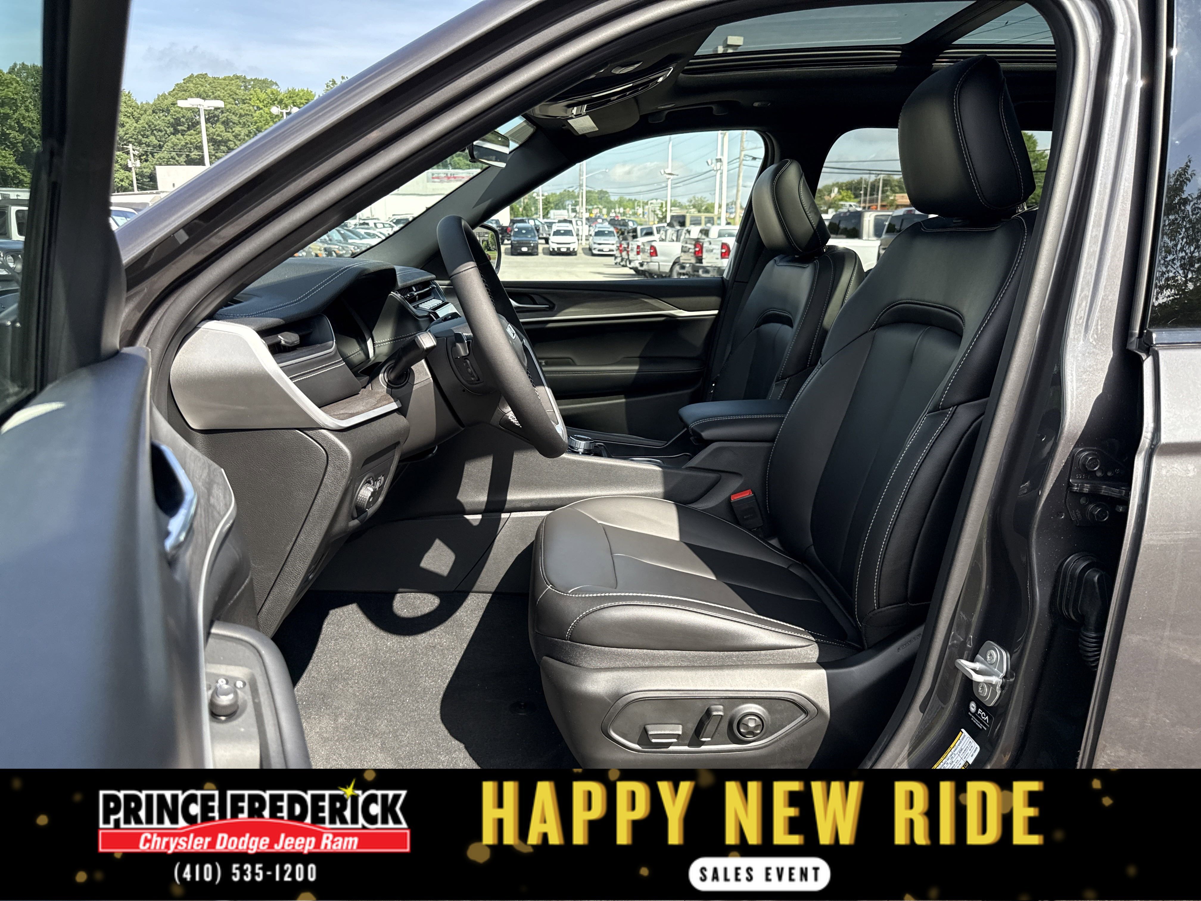 New 2025 Jeep Grand Cherokee L Limited w/ Black Appearance Package image 12