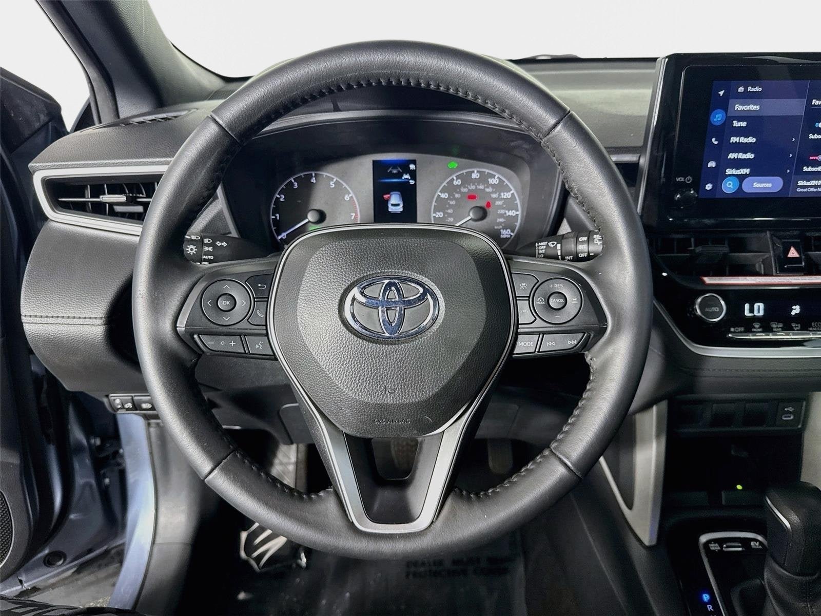 Used 2024 Toyota Corolla Cross AWD Hybrid image 13