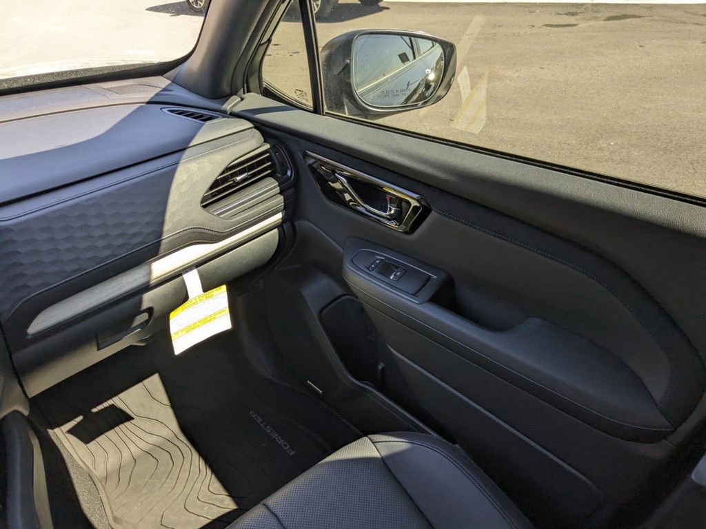 Used 2025 Subaru Forester Limited w/ Popular Package #2 AWD/4WD image 17