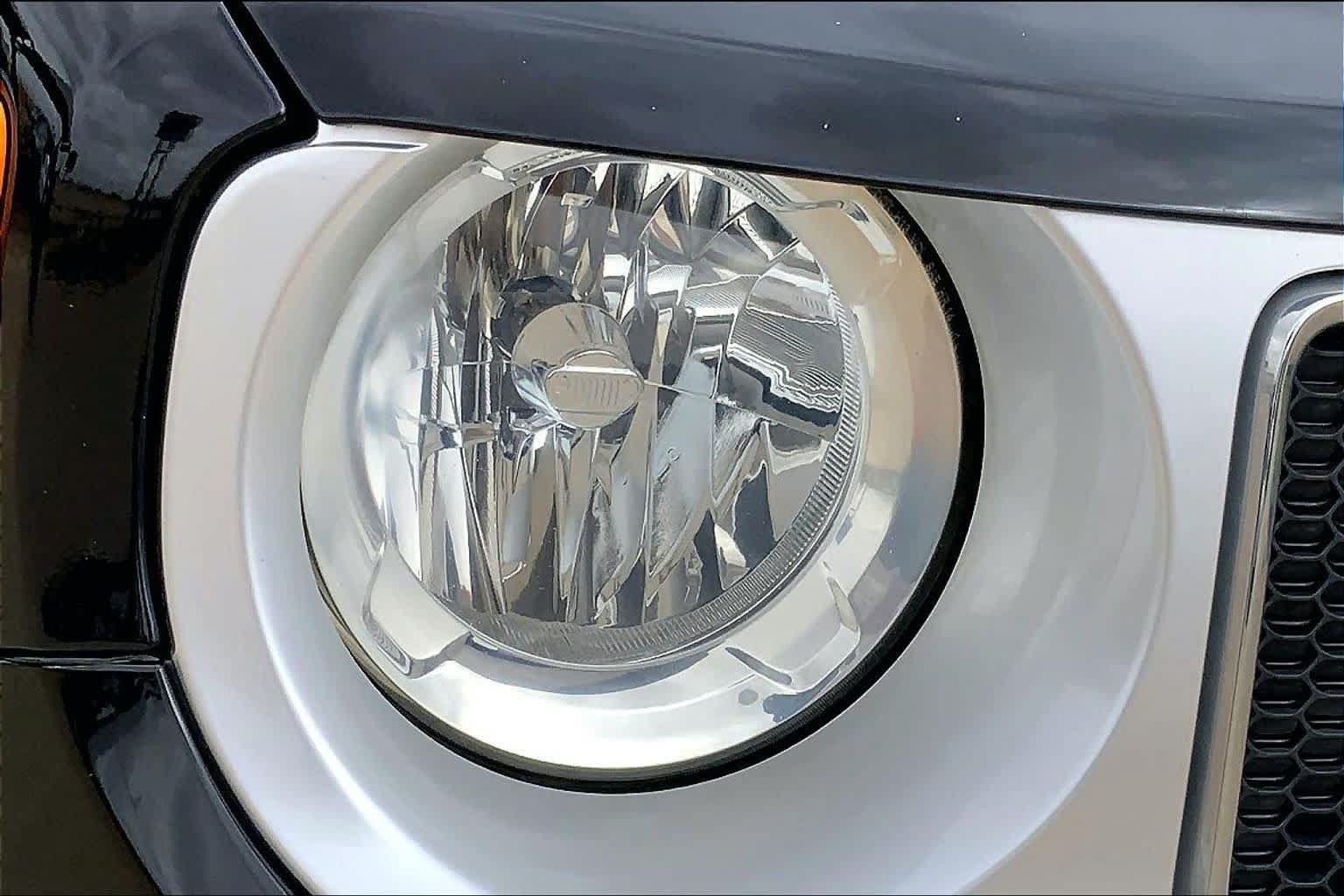Used 2015 Jeep Renegade Limited AWD/4WD image 27