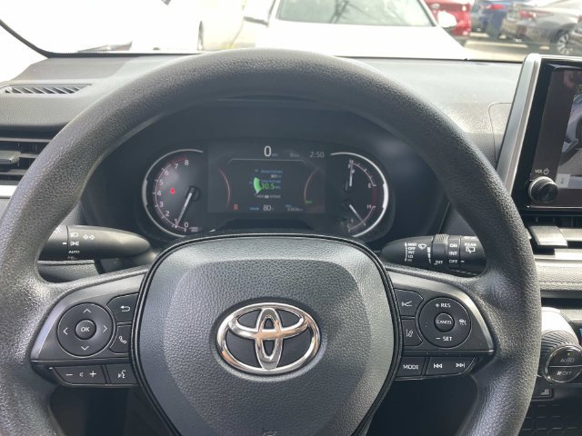 Used 2024 Toyota RAV4 XLE FWD image 29