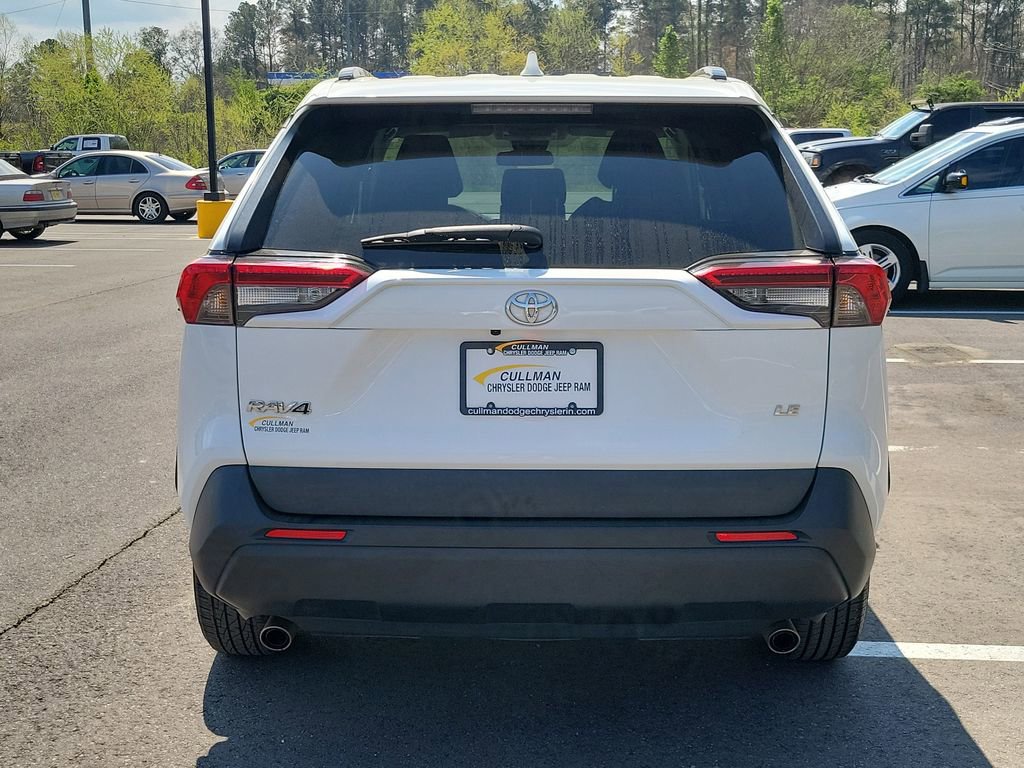 Used 2021 Toyota RAV4 LE image 4