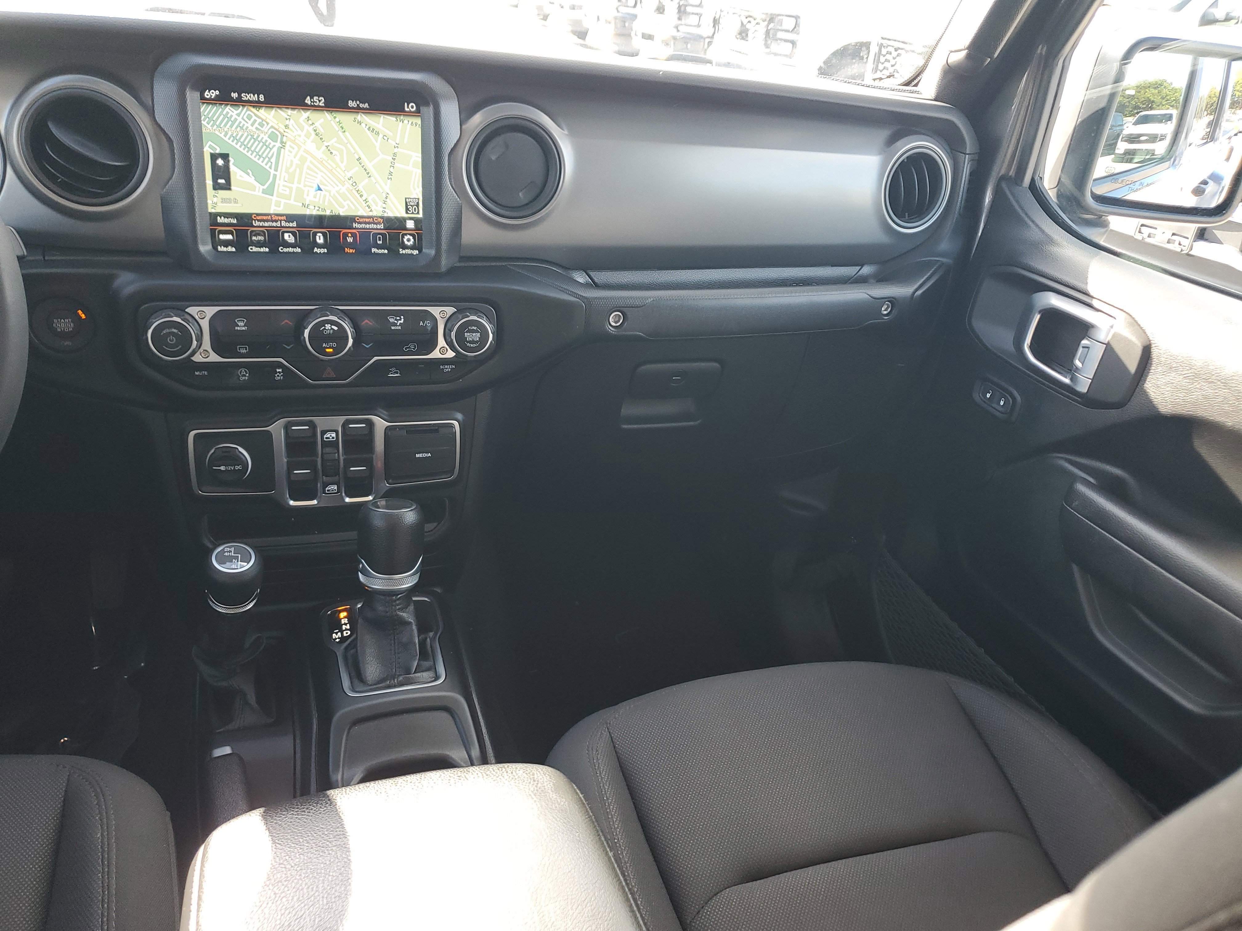 Used 2023 Jeep Gladiator Sport image 15