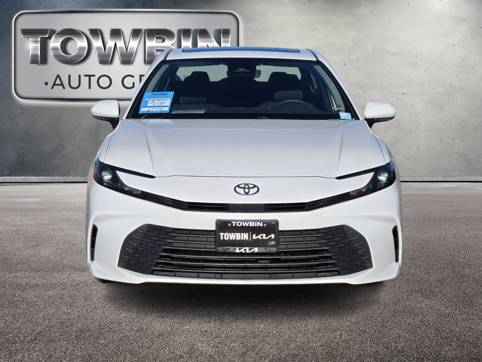 Used 2025 Toyota Camry SE image 9