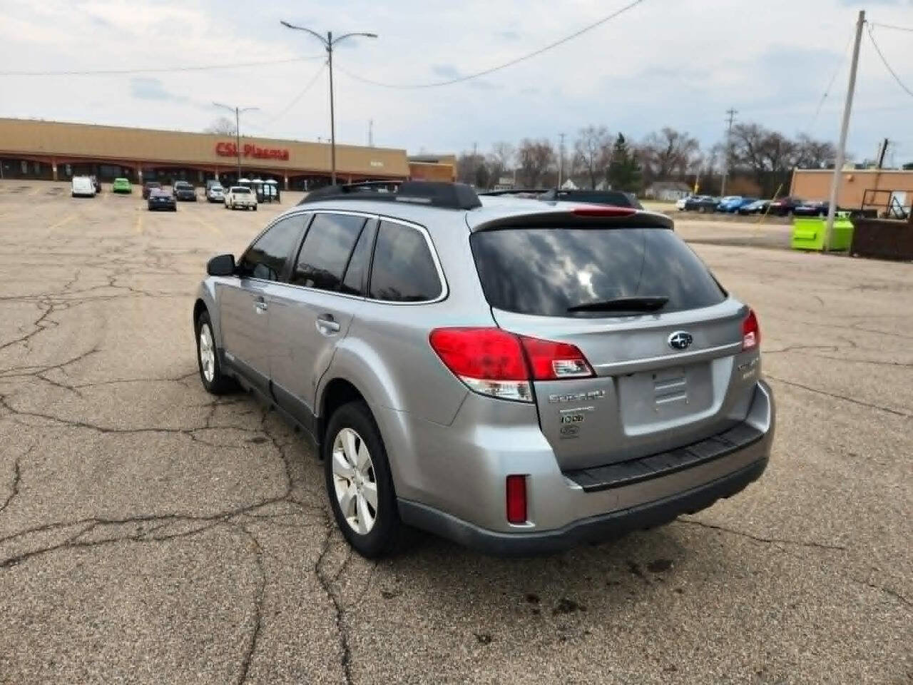 Used 2011 Subaru Outback 2.5i Limited image 6
