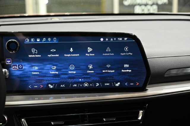 New 2027 Chevrolet Traverse LT w/ Driver Confidence Package FWD image 16