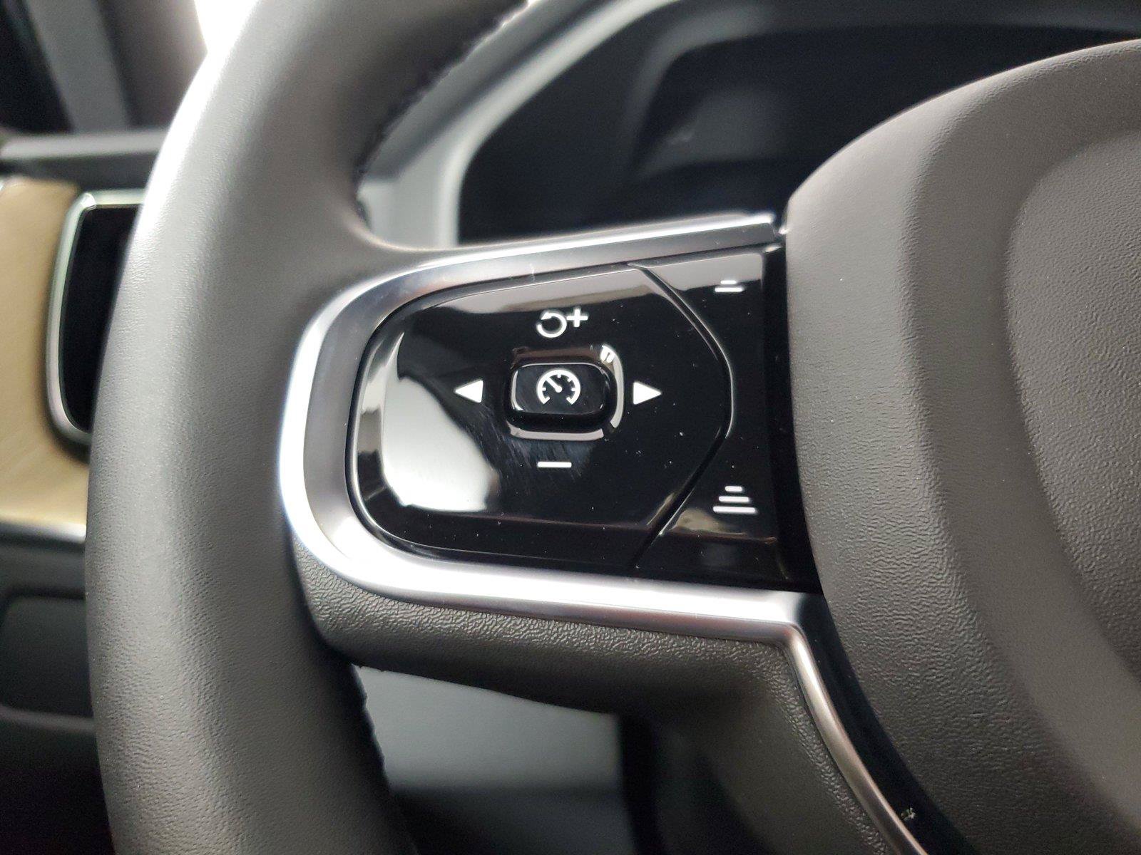 New 2027 Volvo XC60 B5 Core AWD/4WD image 25