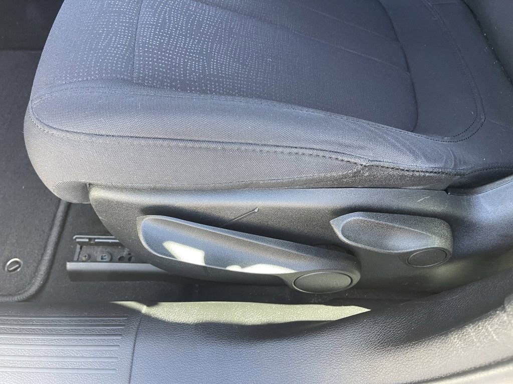 Used 2015 Chrysler 200 Limited FWD image 19