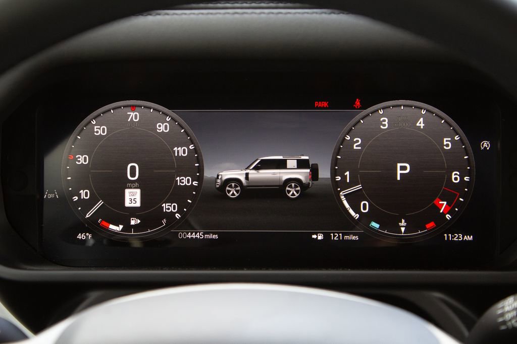 Used 2025 Land Rover Defender 90 X-Dynamic SE image 14