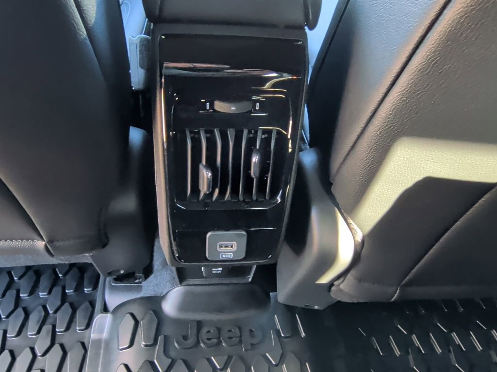 New 2026 Jeep Compass Altitude image 39